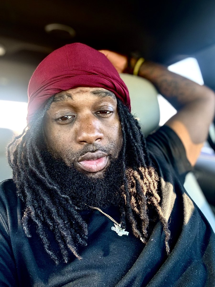 Young_Deuces's tweet photo. Aye that length gettin up there ain’t it!! #LocGrowth https://t.co/5XphT92pfB