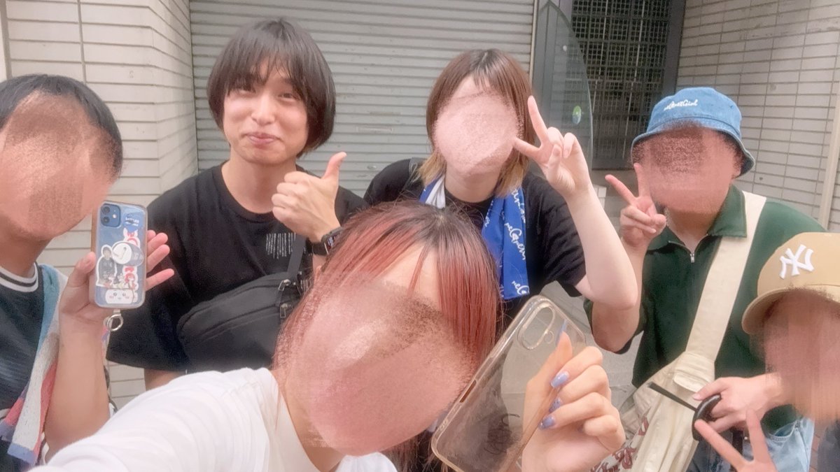 ty__0rm's tweet photo. reGretGirl ONEMAN TOUR 2025
for LOVERS@岐阜CLUB-G 
服とタオル貸してあげて弟と初連番✌🏻
お昼ご飯並んでたらとっくんとまさしに遭遇できてライブ前から最高すぎてた😭
もちろんライブも！5連番だったから5倍で楽しかった！
ホール編名古屋も楽しみすぎる❤️‍🔥
 #reGretGirl #リグレ #forLOVERS https://t.co/1aER1nXCmv