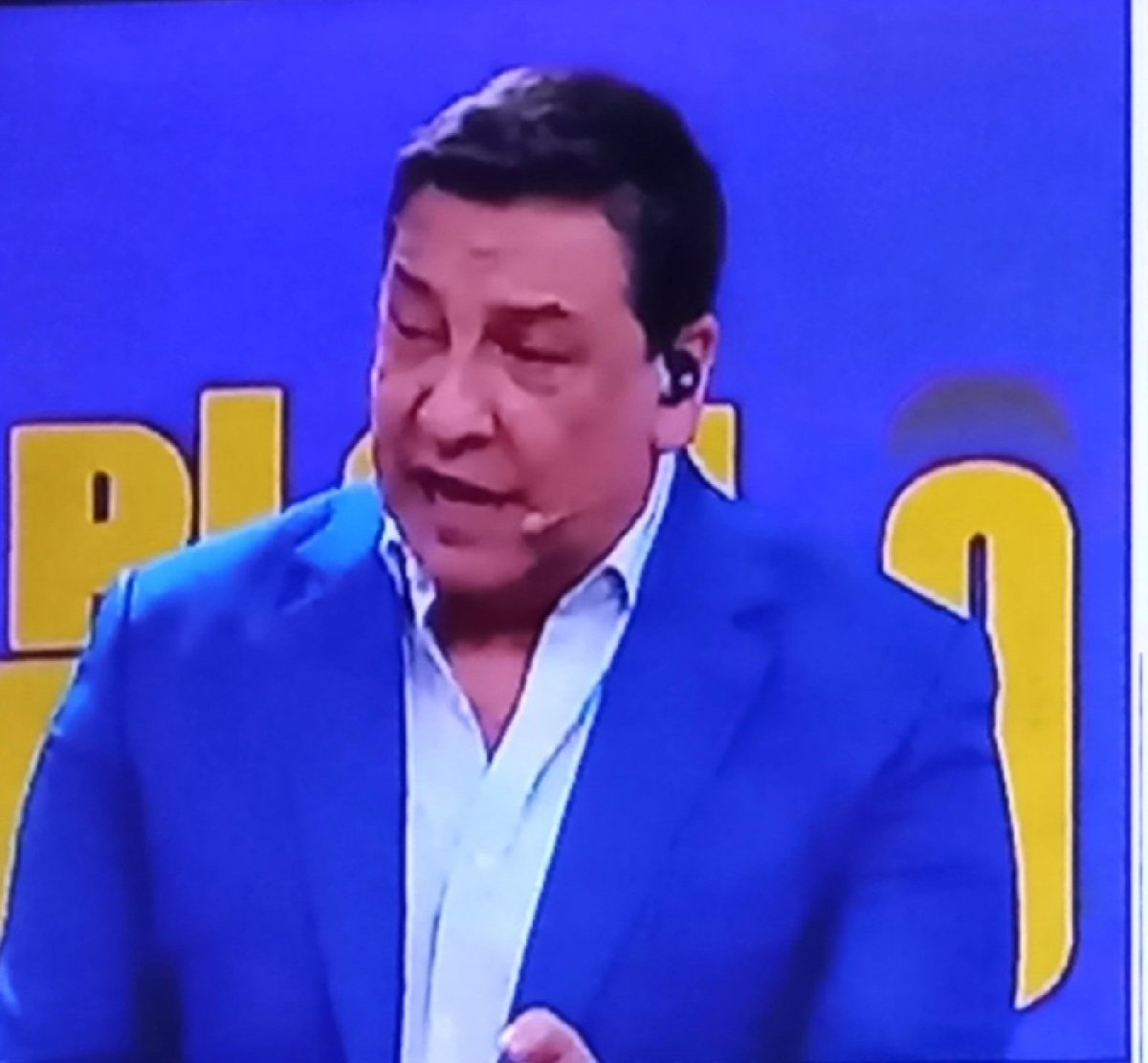 CartmanEbrio's tweet photo. Otra ves este weon en pantalla, esta bien que sea director de programación, pero puta falta que conduzca @chvnoticias nomas
#planperfectochv https://t.co/XAUuR3m3vW