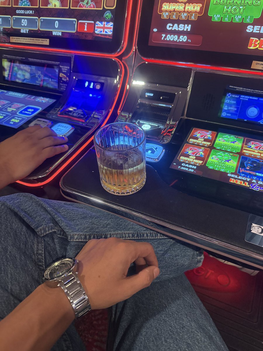 tekbey23's tweet photo. Yine kayıp bir gün , belki başka şeylerde kazanırım 😋
Çiftler , evli çift , tek erkek 
Merit Royal , Girne , Lefkoşa , Kıbrıs , Lefke https://t.co/SQ36dbuyjK
