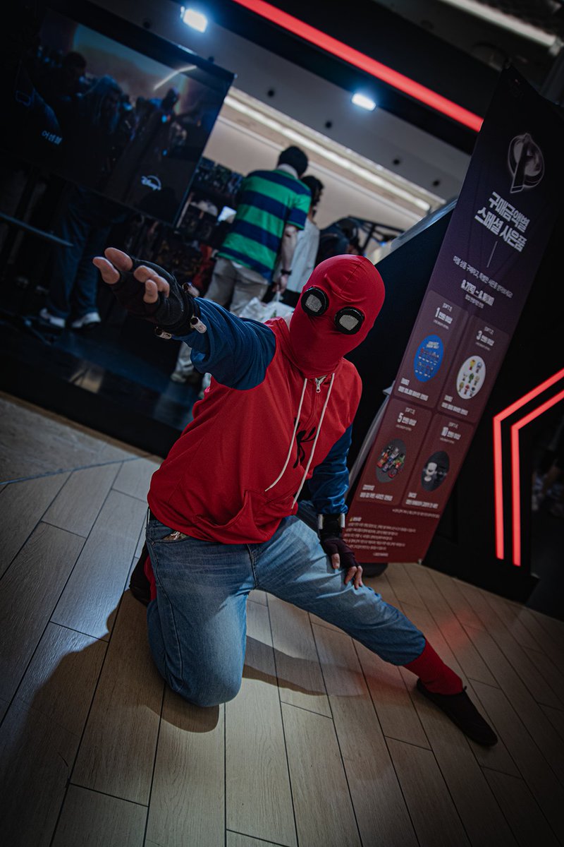 minkerknight's tweet image. Home made suit from spiderman homecoming 
홈커밍에 나온 홈메이드 슈트
#Marvel #SpiderMan #mcs #mcs_kr
#마블팝업 #마블스토어_잠실 #SpiderManDay
📸: @azluna_cos