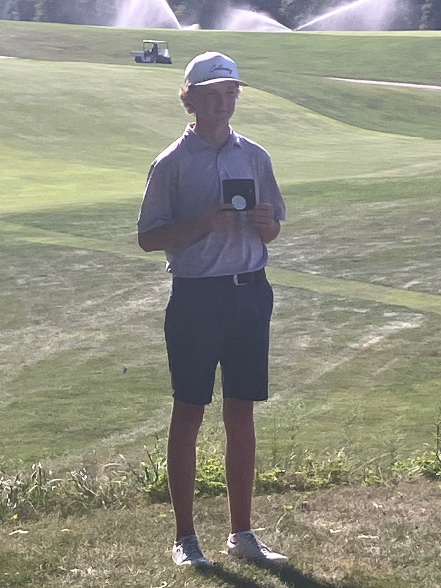 Congratulations to Thomas Constantine (left) who won the Massachusetts Junior Amateur yesterday on the final hole 1-up. He defeated fellow Hawk Chris Morrow (right) who came in 2nd place. Great playing guys! Congrats