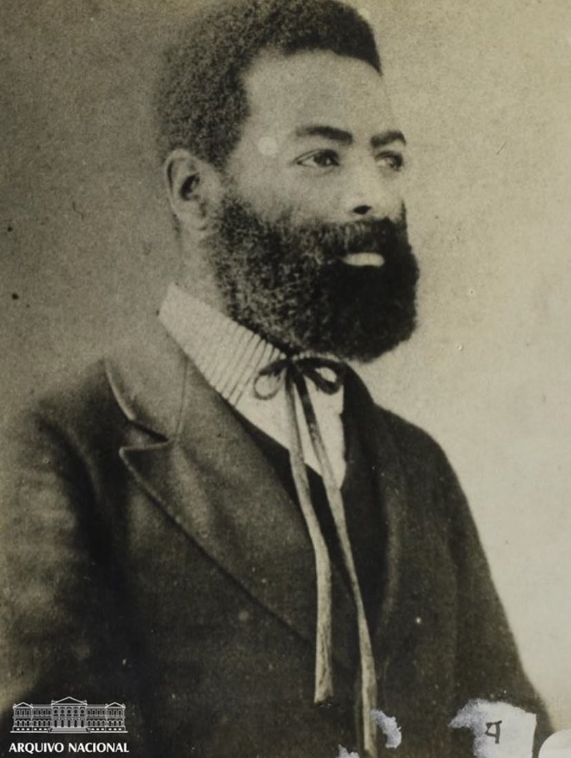👔#NumDiaComoHoje mas em  1827, foram criados os dois primeiros cursos jurídicos do Brasil, em São Paulo e em Olinda, por ato de Dom Pedro I. Em alusão a este evento, 11 de agosto foi declarado o #DiaDoAdvogado.

Para marcar a data, compartilhamos uma imagem de acervo de Luiz