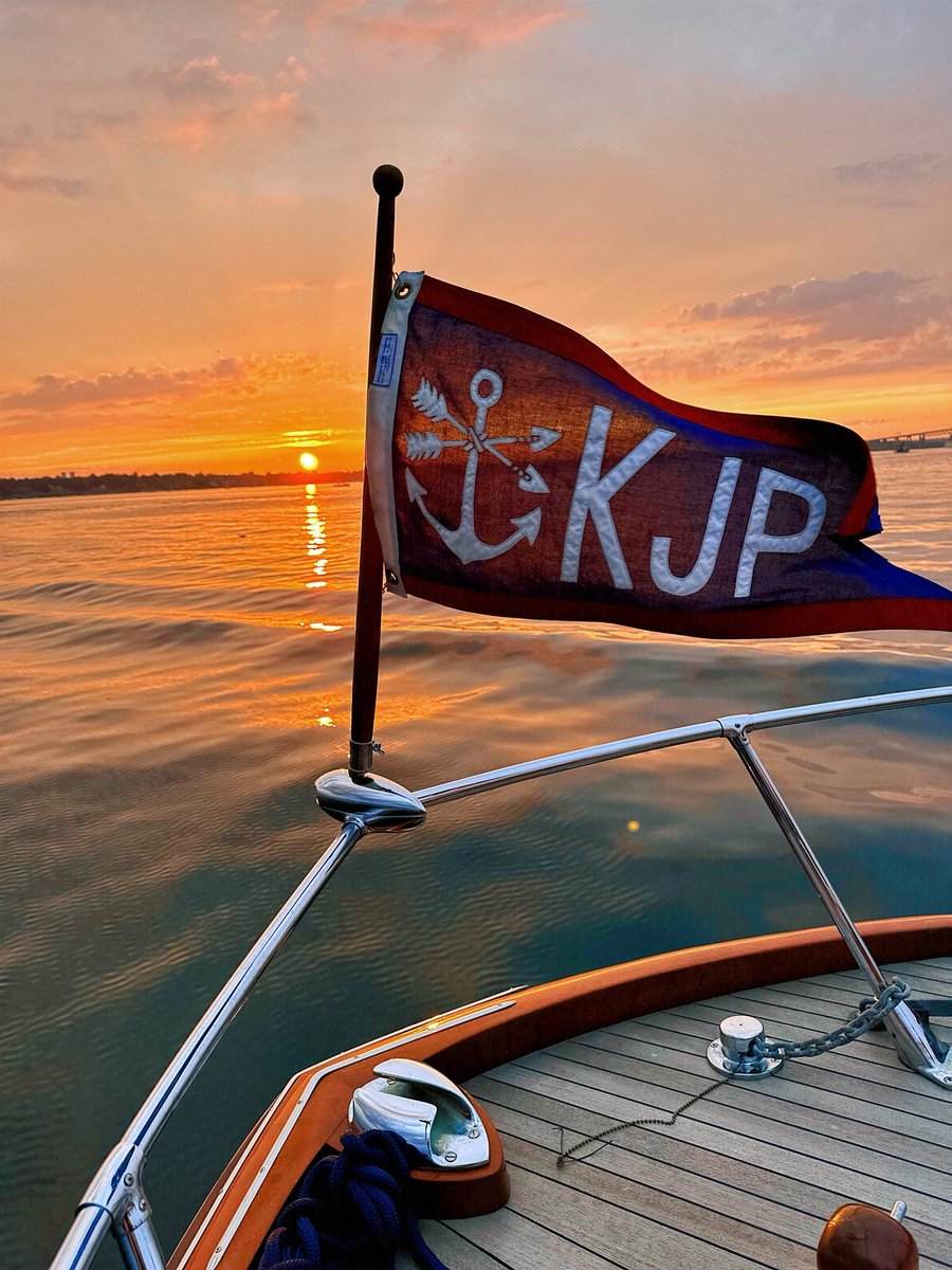 ▼ Kiel James Patrick tweet media