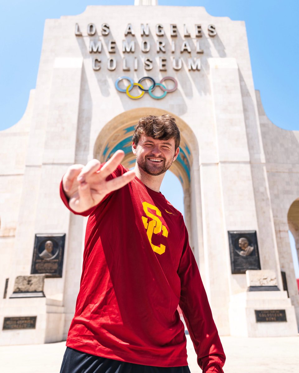 Max Wood (@maxwood88) on Twitter photo at the pLAce to be ✌️
Excited to announce that I’ll be joining <a href="/uscfb/">USC Football ✌️</a> as their Director of Digital Content! Extremely grateful for this opportunity and to be part of this team! at the pLAce to be ✌️
Excited to announce that I’ll be joining <a href="/uscfb/">USC Football ✌️</a> as their Director of Digital Content! Extremely grateful for this opportunity and to be part of this team!