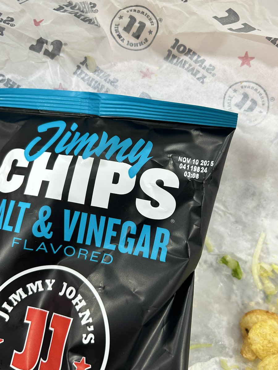 haley_helena's tweet photo. Yo @jimmyjohns I think you bagged this lot of salt and Vinny chips as regular. My friend taste verified my beliefs. Lmk https://t.co/GUB5USTBvQ