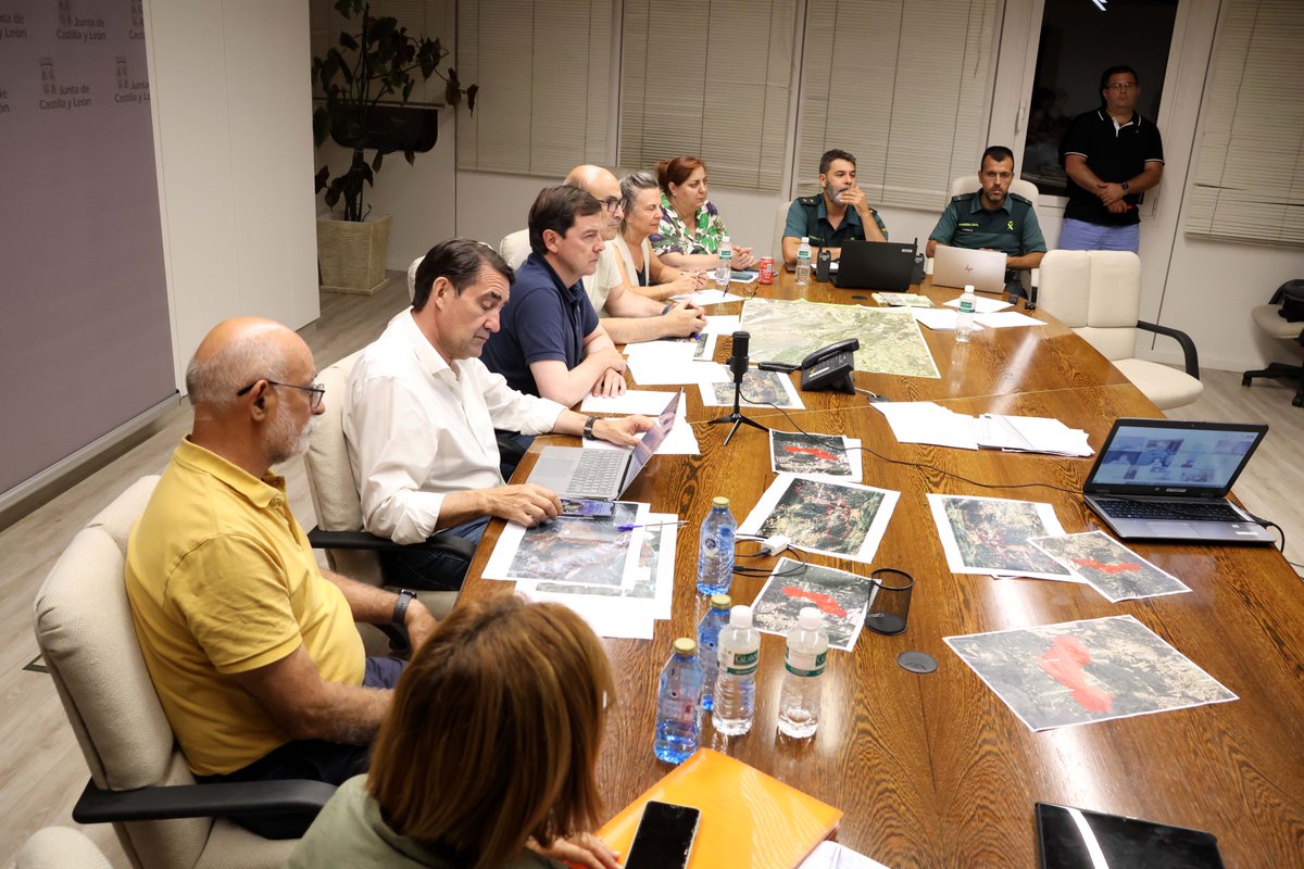 Junta de Castilla y León (@jcyl) on Twitter photo El presidente de <a href="/jcyl/">Junta de Castilla y León</a> agradece la labor de los efectivos que luchan contra el fuego y de las entidades que prestan apoyo a los afectados
<a href="/alferma1/">Alfonso F. Mañueco</a> ha presidido esta noche una reunión del CECOPI autonómico para analizar la evolución de los incendios activos en #CastillayLeón El presidente de <a href="/jcyl/">Junta de Castilla y León</a> agradece la labor de los efectivos que luchan contra el fuego y de las entidades que prestan apoyo a los afectados
<a href="/alferma1/">Alfonso F. Mañueco</a> ha presidido esta noche una reunión del CECOPI autonómico para analizar la evolución de los incendios activos en #CastillayLeón