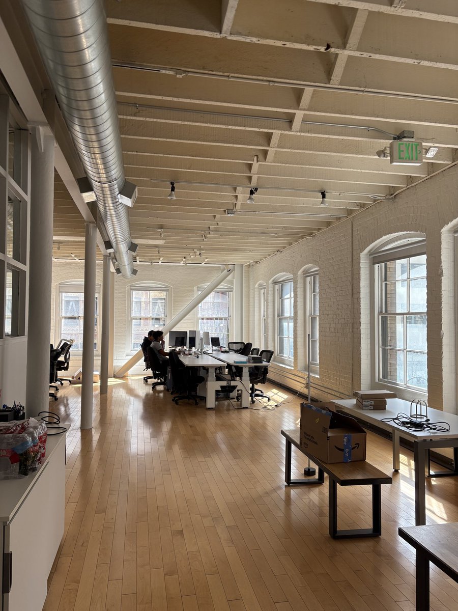 nealchopra's tweet image. Lots of open space at the new @pointer HQ

Come say hi