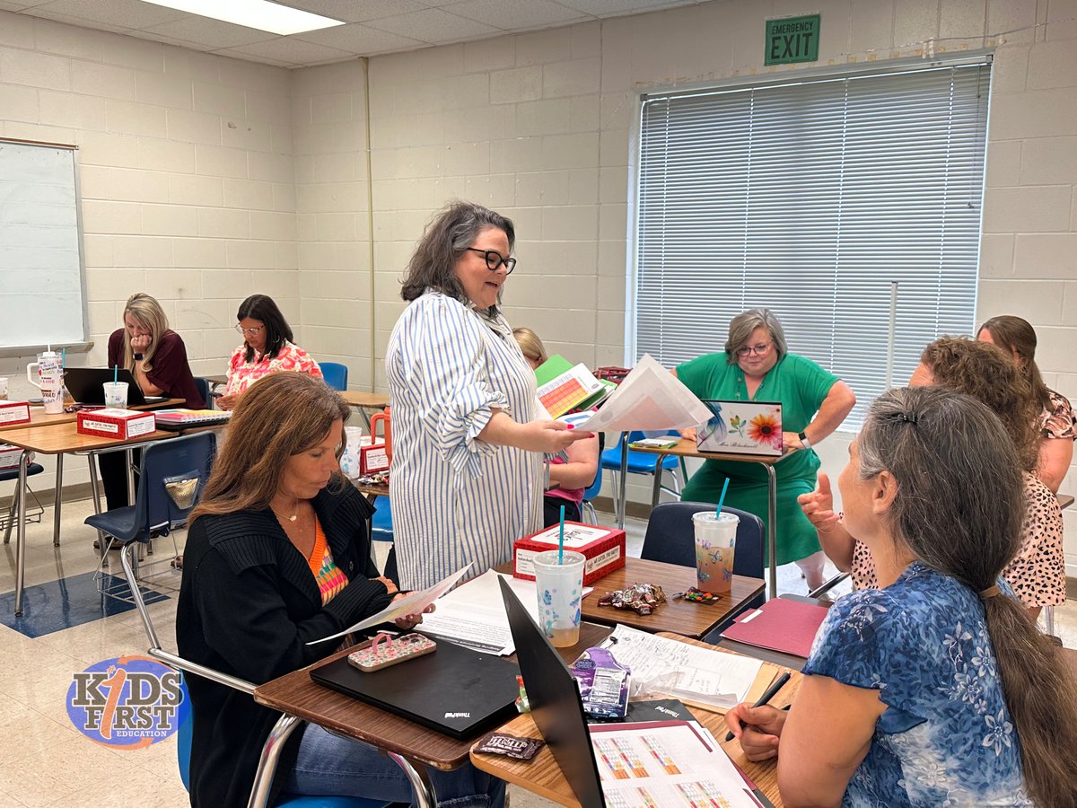 K1Education's tweet image. 📊🔍 Smith County School District teachers kicked off the school year by diving deep into their math and ELA data alongside #KidsFirst coaches! 💙🧡
Empowered by data. Driven by impact.
#KidsFirstAlways #DataDrivenInstruction #ELA #MathSuccess