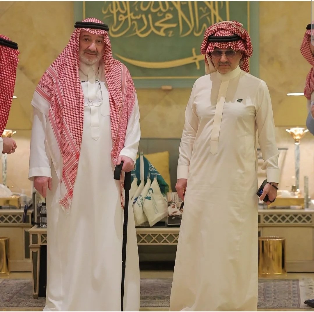 اهلا وسهلا بالجميع ✅🌷
إشارة