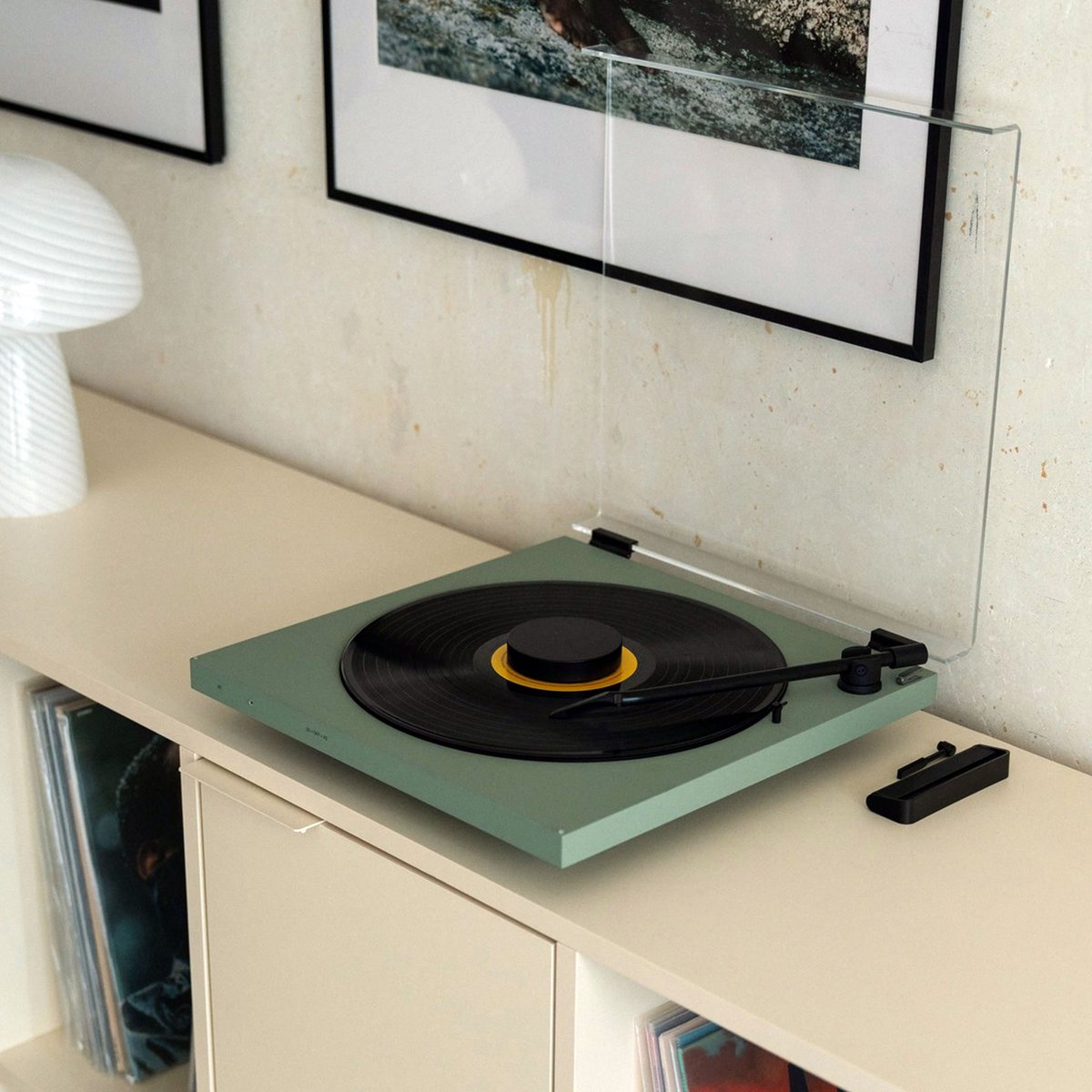 TurntableLab's tweet photo. Tone Factory / Tone Turntable w/ Dustcover

↘ unique square profile + minimalist design avail in (6) colorways w/ electronic speed change, preamp, Bluetooth, 1-piece tonearm w/ Ortofon cartridge; learn more + order now:

⇢ https://t.co/OFamFbprKd

#tonefactory #ttlhifi #hifi https://t.co/NSP7wKSHLT