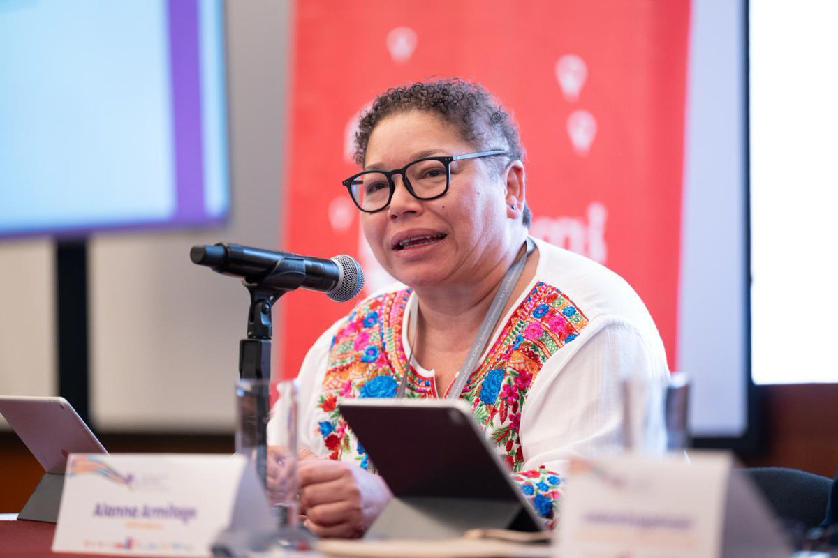 💬 “Una sociedad del cuidado no puede construirse si deja fuera a las mujeres en tránsito, refugiadas y retornadas”.

-<a href="/avpgomez/">alma viviana perez</a> @onumujeres  en evento paralelo a la #XVIConferenciaMujerALC «Los cuidados en contexto de movilidad humana».