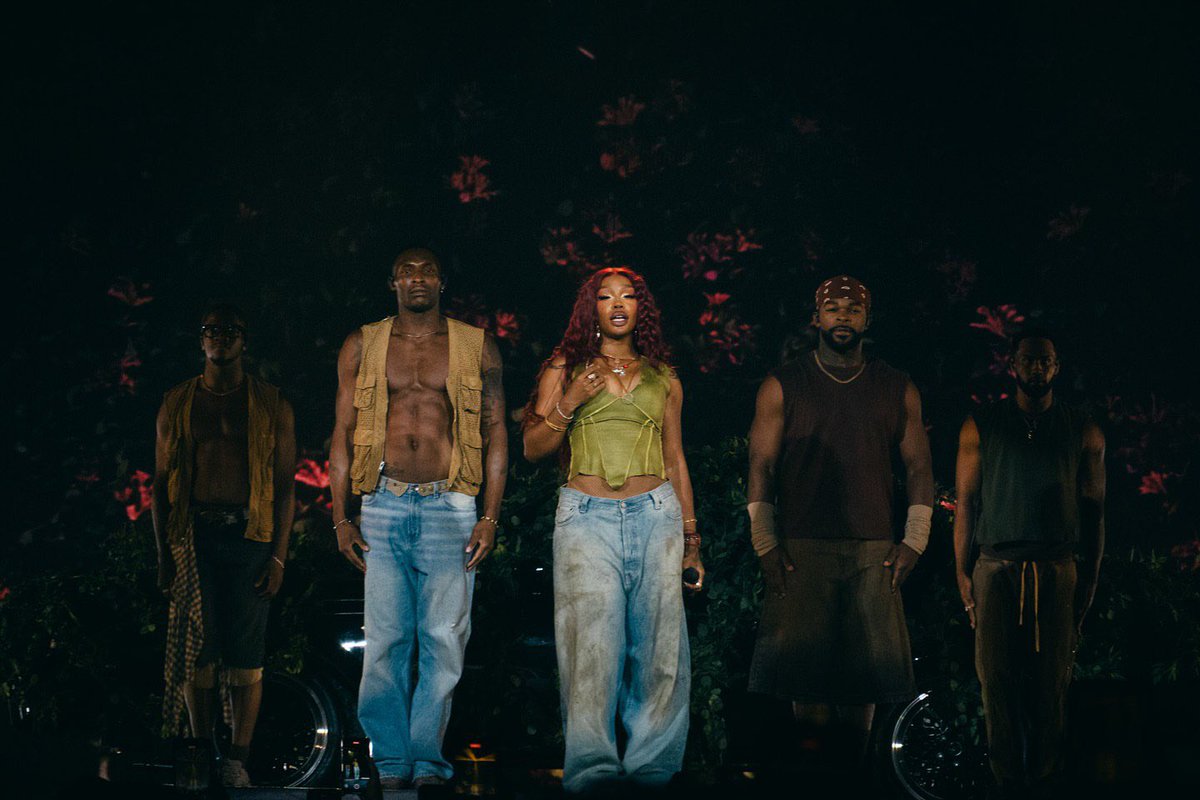 szaontours's tweet photo. 📸 New photos of SZA in Stockholm. https://t.co/gAF5z9MKa3