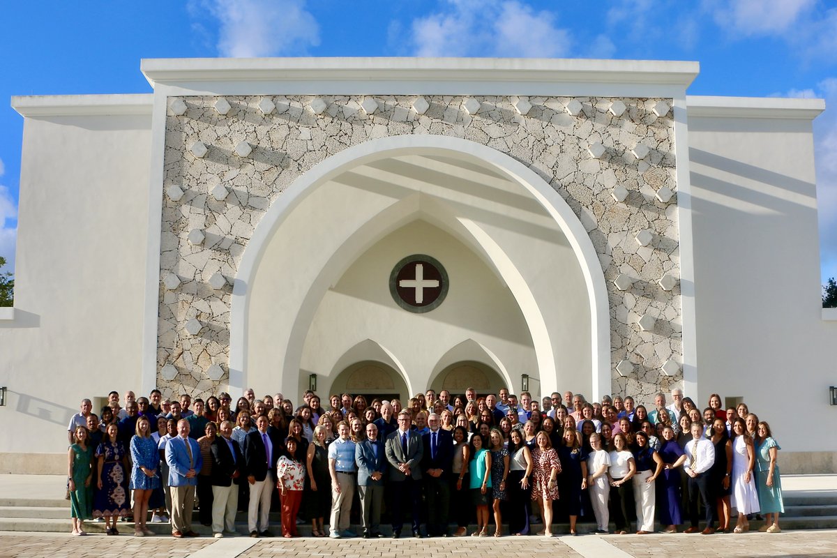 Together, we soar! 💙💛
The entire #PalmerTrinity School faculty and staff, united in front of our beloved chapel, ready to guide, inspire, and support our students for the 2025–2026 school year. Here’s to another year of learning, growth, and #FalconPride 🦅✨ #PTSFalcons