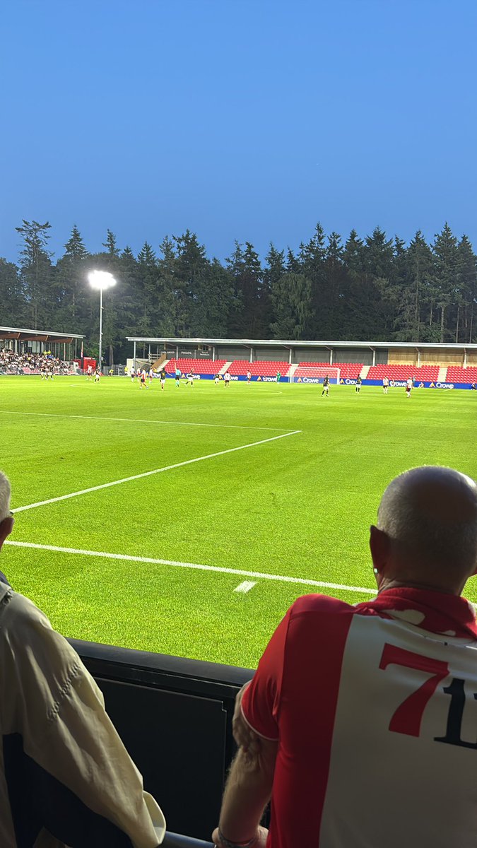 NielsReurink's tweet photo. Classic KKD avondje.. 😓 #jpsemm #fcemmen https://t.co/MoCKHOp21e