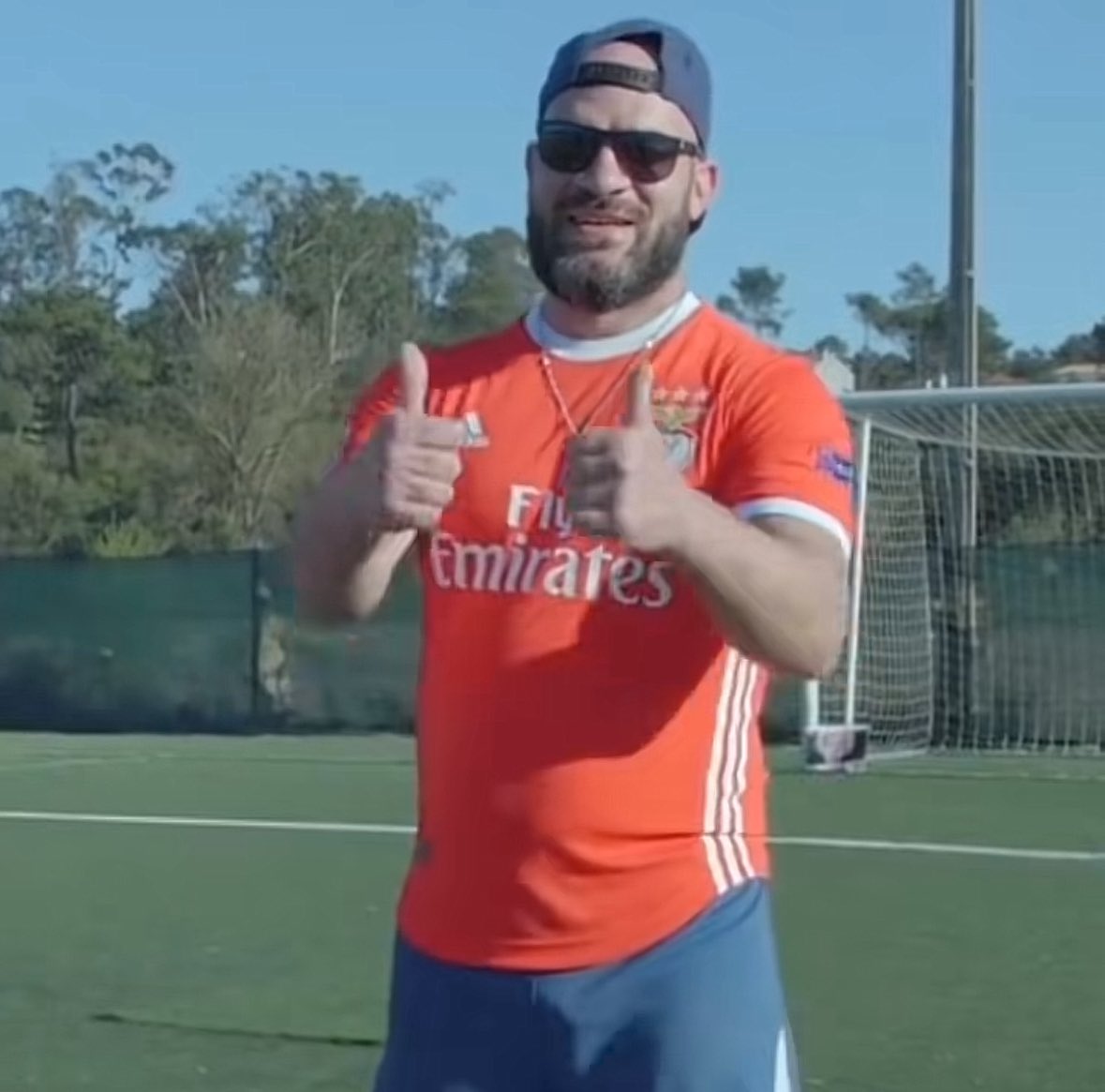 Otamendi após 44 minis