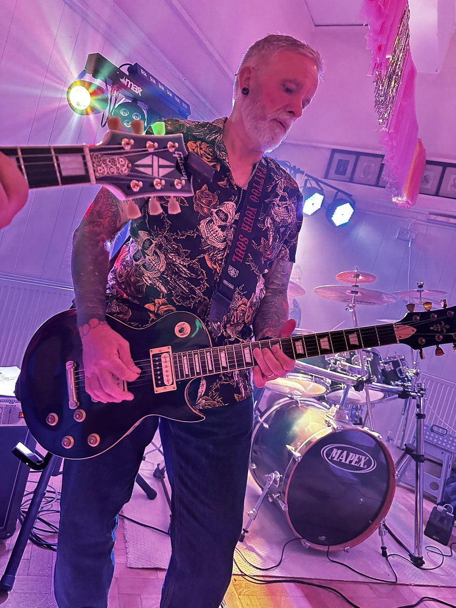 carpincowboy's tweet photo. Some pics of Burning Pandas gig on Saturday https://t.co/FosQUQzzqP