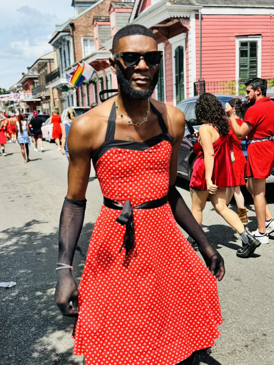 theedandre's tweet photo. #reddressrun2025 nola 🩸💉 https://t.co/DB0sHW0SqX