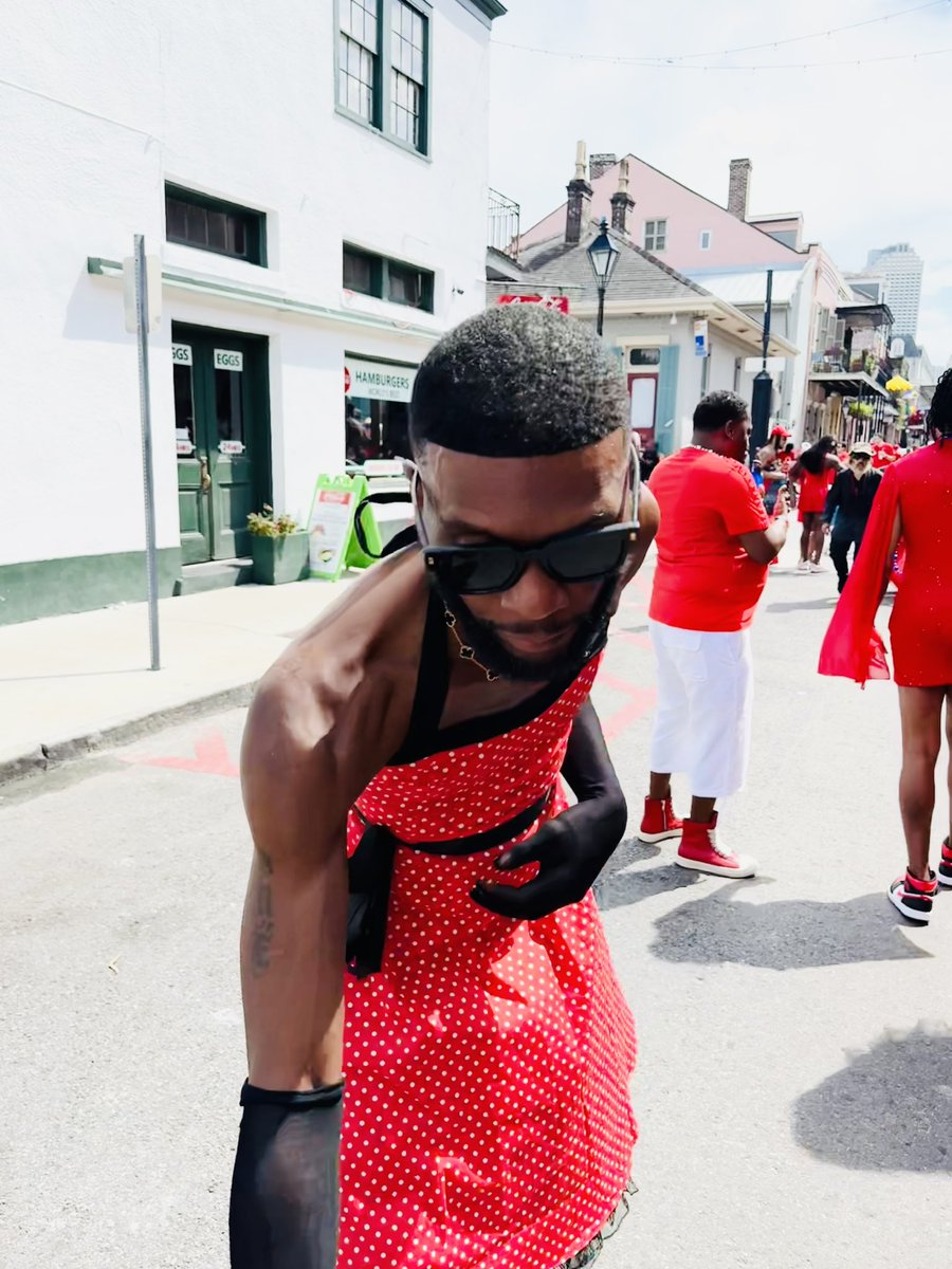 theedandre's tweet photo. #reddressrun2025 nola 🩸💉 https://t.co/DB0sHW0SqX