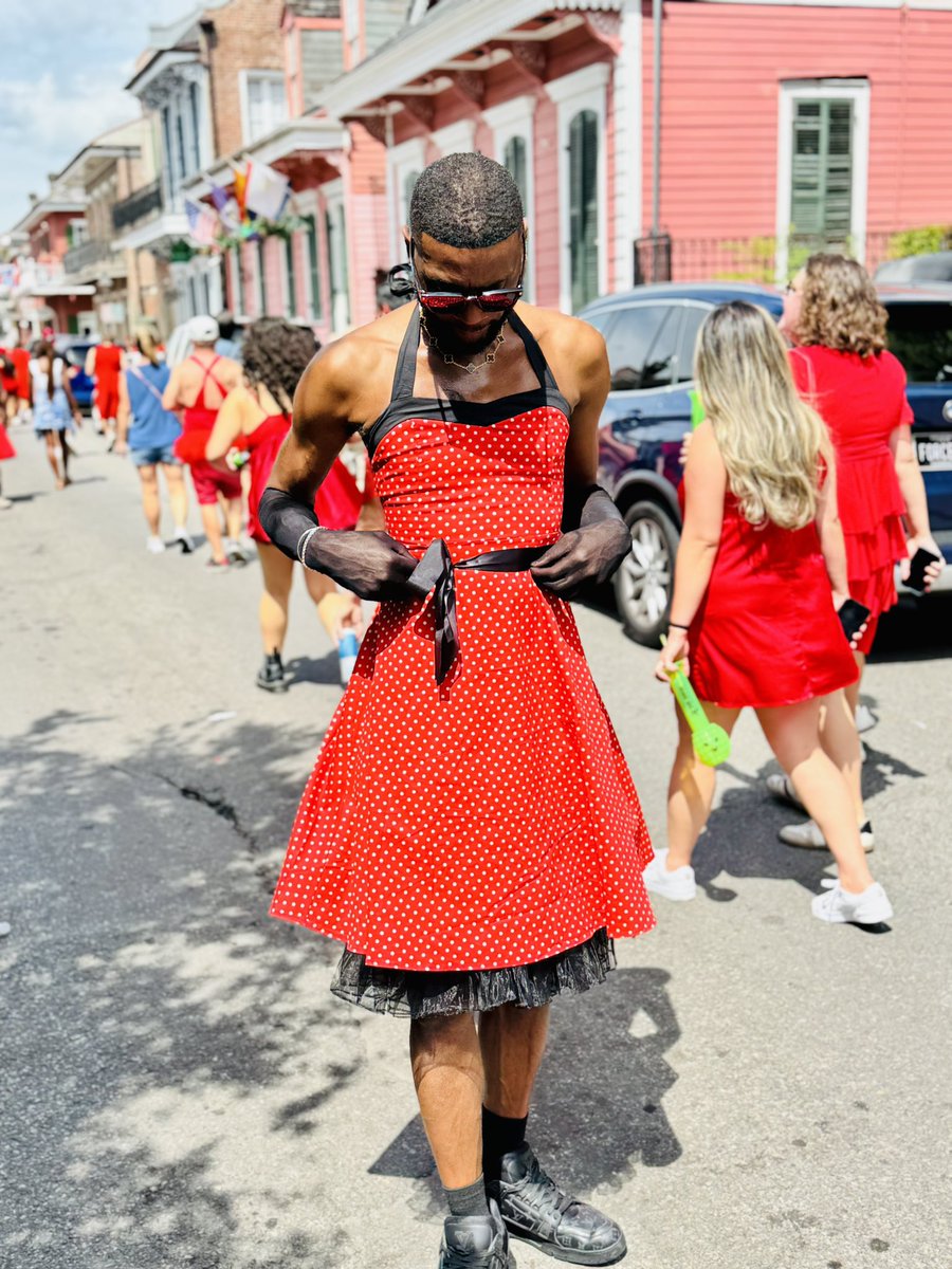 theedandre's tweet photo. #reddressrun2025 nola 🩸💉 https://t.co/DB0sHW0SqX