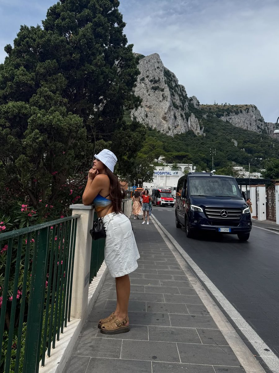 thaizze's tweet photo. ✨ Evening strolls &amp; satin dreams in Capri ✨

#CapriNights #TravelInStyle #SatinVibes #LuxuryTravel #SunsetGlow #IslandChic #WanderlustVibes #FashionTravel #SummerElegance #TravelInspo https://t.co/6fGMm9xVeA