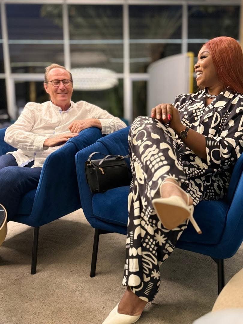 ArtistiqueMicro's tweet photo. Hier, Roseline LAYO était l’invitée de Bruno Fuchs, journaliste et homme politique français 🇫🇷.
#RoselineLayo #BrunoFuchs https://t.co/C5SXWR44LO