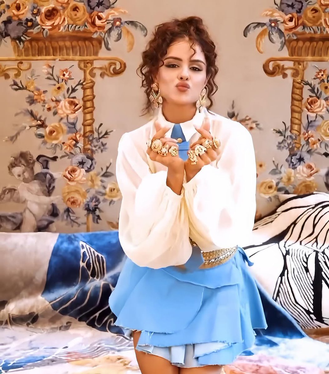 May this year be your best year yet, filled with happiness, success, and fulfillment 😍❤️🥂!!

HAPPY BIRTHDAY PRIYANKA