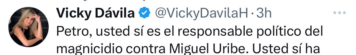 heidy_up's tweet photo. Nos piden que bajemos el tono, que dejemos de hacer aseveraciones. Lo dicen los mismos que se llenan de espuma en la boca para salir a acusar al presidente y a quienes hacemos parte de este proyecto político. Son los mismos que comparten ideas con quienes hablan de “destriparnos” o de “exterminar a esa plaga”. No, no somos lo mismo.

Nosotras nos solidarizamos con sus familias, pedimos que la justicia actúe. Y no, no todos los muertos son buenos. Pero el hecho de no compartir ni una sola coma de lo que fueron, no nos quita la capacidad de solidarizarnos con sus seres queridos. Porque creemos en la vida, en la justicia, y en la dignidad humana, incluso cuando se trate de nuestros adversarios.

En cambio, ellos han hecho política regodeándose con la muerte, promoviendo una lógica de guerra permanente.

Ese supuesto "pacto de unidad nacional" no es otra cosa que un pacto entre las élites, construido en contra de quienes representamos un proyecto distinto. El llamado a moderar el tono no es para ellos; es únicamente para el resto.