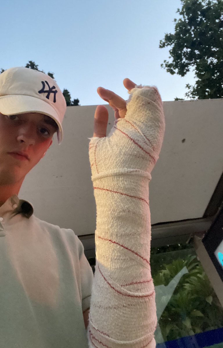 nagusito tweet media