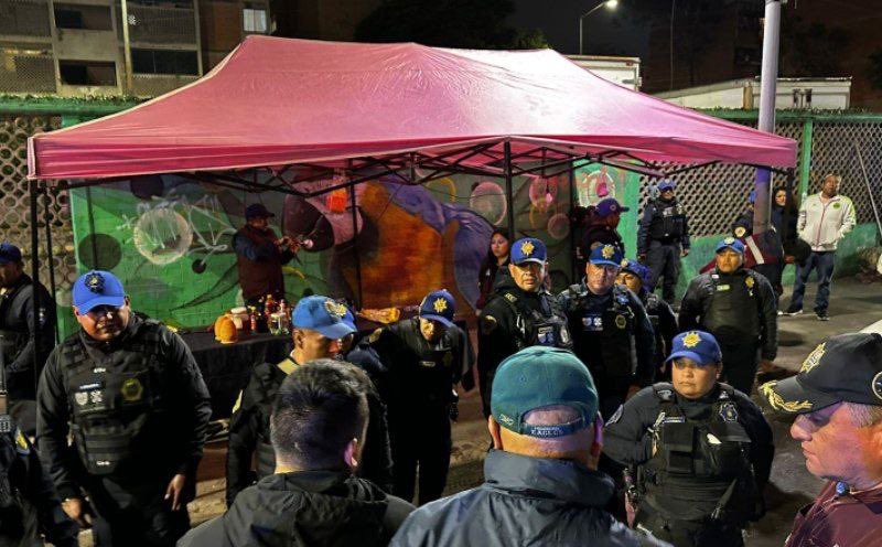 En Iztapalapa, gracias a la coordinación con la <a href="/SSC_CDMX/">SSC CDMX</a>, cerramos 5 chelerías en la colonia López Portillo, identificadas como puntos de generación de violencia.
Seguimos construyendo #IztapalaPaz con acciones concretas para que nuestras calles sean seguras.