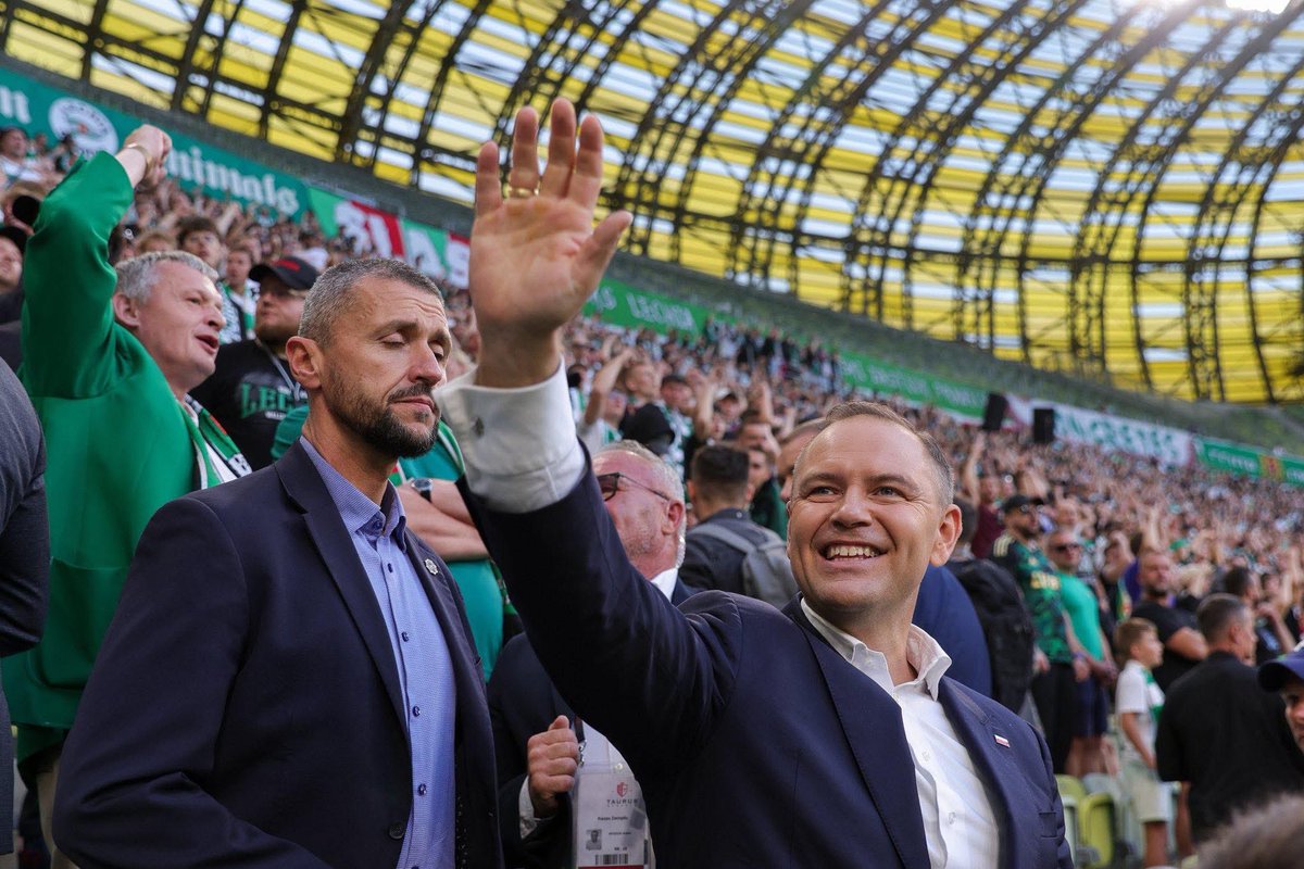 Prezydent Karol Nawrocki: „Dziękuję Lechii Gdańsk i wszystkim kibicom z całej Polski za wsparcie!” 😎⚽️💪🇵🇱