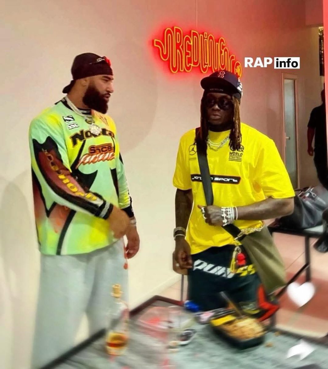 ArtistiqueMicro's tweet photo. 🇨🇮🔥 La Fouine tourne son clip avec Himra en Côte d’Ivoire !
Le game a changé : ce sont désormais les rappeurs français qui viennent chez nous 💥
#Himra #LaFouine #CIV https://t.co/ttqwZP543C