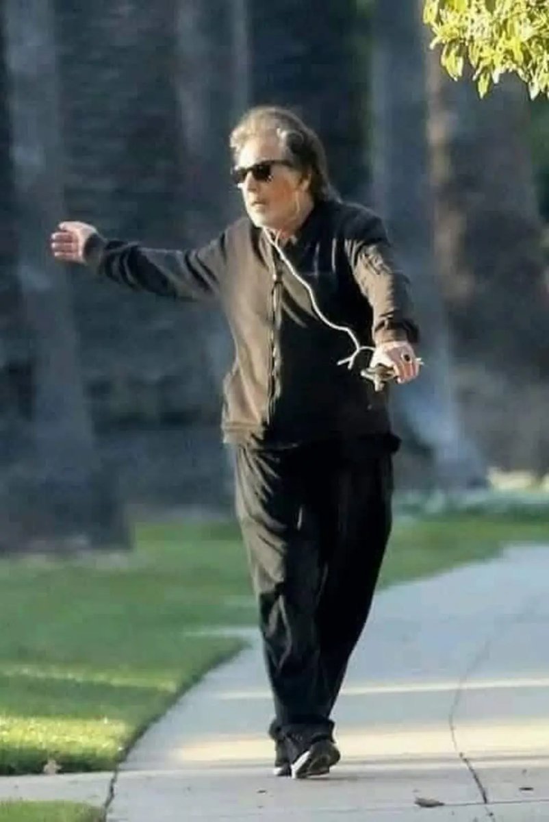 José Elias Ibañez (@audiohipismo) on Twitter photo Este Al Pacino . A sus 82 años bailando y disfrutando la vida  . Tal cual mi pana 
<a href="/EnzoStanchieri/">Enzo S.</a> Este Al Pacino . A sus 82 años bailando y disfrutando la vida  . Tal cual mi pana 
<a href="/EnzoStanchieri/">Enzo S.</a>