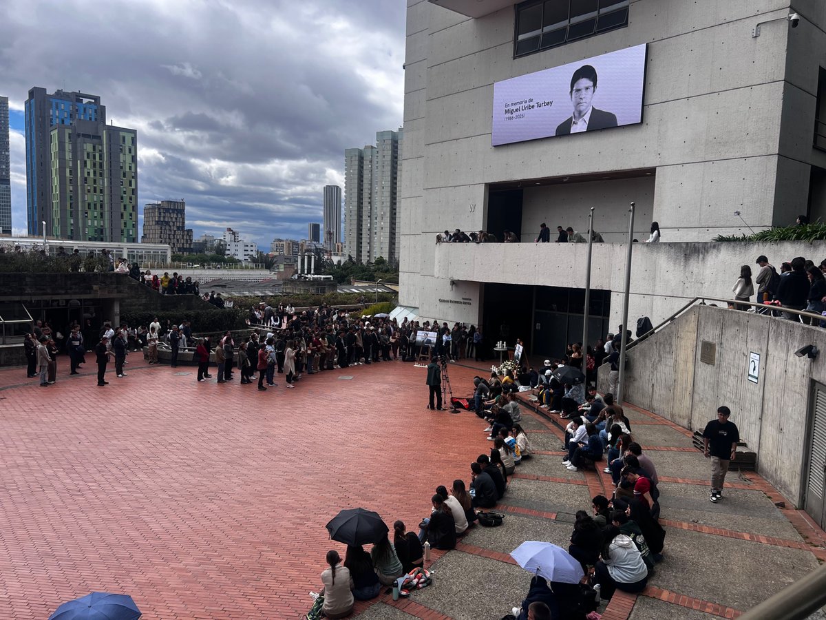 Homenaje a Miguel Uribe en la Universidad de Los Andes