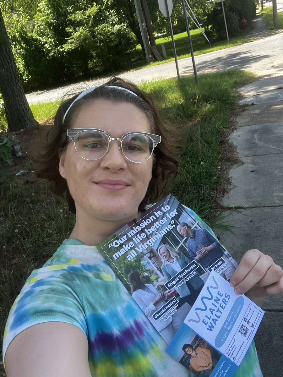 elainescampaign's tweet photo. @90For90 I think it might be me! 💙 https://t.co/rNwzOKbj8k