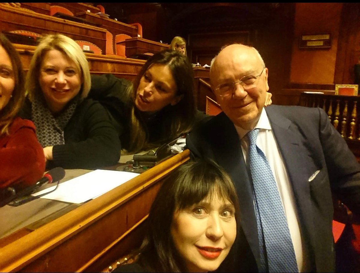 Urania Giulia Papatheu tweet media