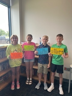 USD265Discovery's tweet image. 🔓 What an amazing first day in Mrs. Henriques's ELA classes! Students jumped right into teamwork with an exciting escape room challenge. Nothing like solving puzzles together to kick off a fantastic school year! #FirstDayFun #ELAClass #TeamworkMakesTheDreamWork