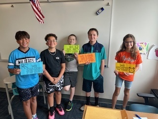 USD265Discovery's tweet image. 🔓 What an amazing first day in Mrs. Henriques's ELA classes! Students jumped right into teamwork with an exciting escape room challenge. Nothing like solving puzzles together to kick off a fantastic school year! #FirstDayFun #ELAClass #TeamworkMakesTheDreamWork