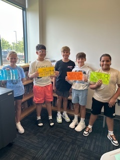 USD265Discovery's tweet image. 🔓 What an amazing first day in Mrs. Henriques's ELA classes! Students jumped right into teamwork with an exciting escape room challenge. Nothing like solving puzzles together to kick off a fantastic school year! #FirstDayFun #ELAClass #TeamworkMakesTheDreamWork