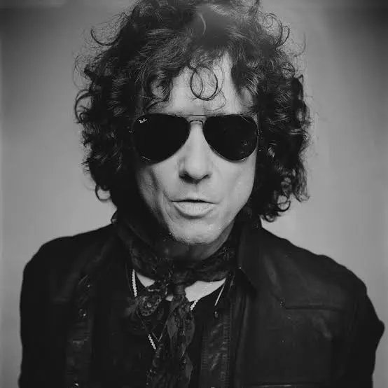 Dos genios de la música 
Están de cumpleaños 🎂 

Gustavo Cerati 
Enrique Bunbury 
#Comparte #Apoya