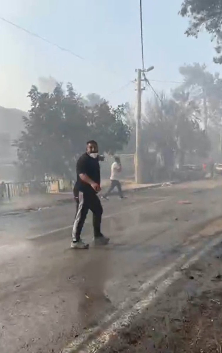 Sevgili arkadaşlar, Güzelyali'dan insanlar ulaşarak yardım istediklerini, durumun kötü olduğunu, evlerden patlama sesleri (ısınan tupler vb) geldiğini söylüyor. Duyuralım, yardım edelim.