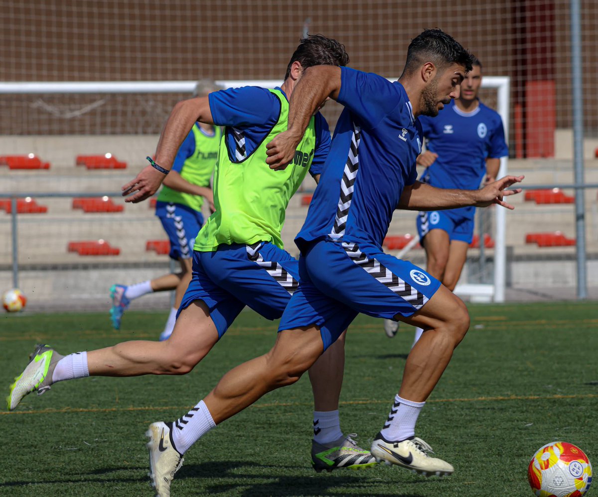 RMajadahonda's tweet photo. 𝐌𝐮𝐜𝐡𝐚𝐬 𝐟𝐞𝐥𝐢𝐜𝐢𝐝𝐚𝐝𝐞𝐬🎉

¡Hoy es un día muy especial para @Barba_06, que celebra su 2️⃣4️⃣ cumpleaños! 🎂

🥳¡Muchas felicidades, Barba! https://t.co/yPvVay2hrW