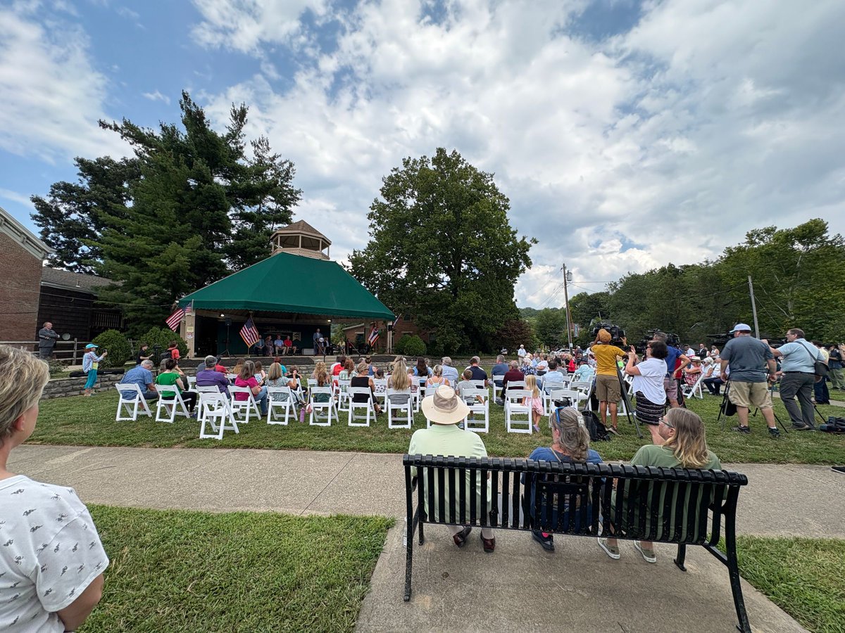 New Richmond, OH — third groundbreaking today with <a href="/GovMikeDeWine/">Governor Mike DeWine</a> ! 🙌 A big day for our Ohio River communities. #PrusConstruction #ConstructionManagement #OhioRiver #NewRichmondOH