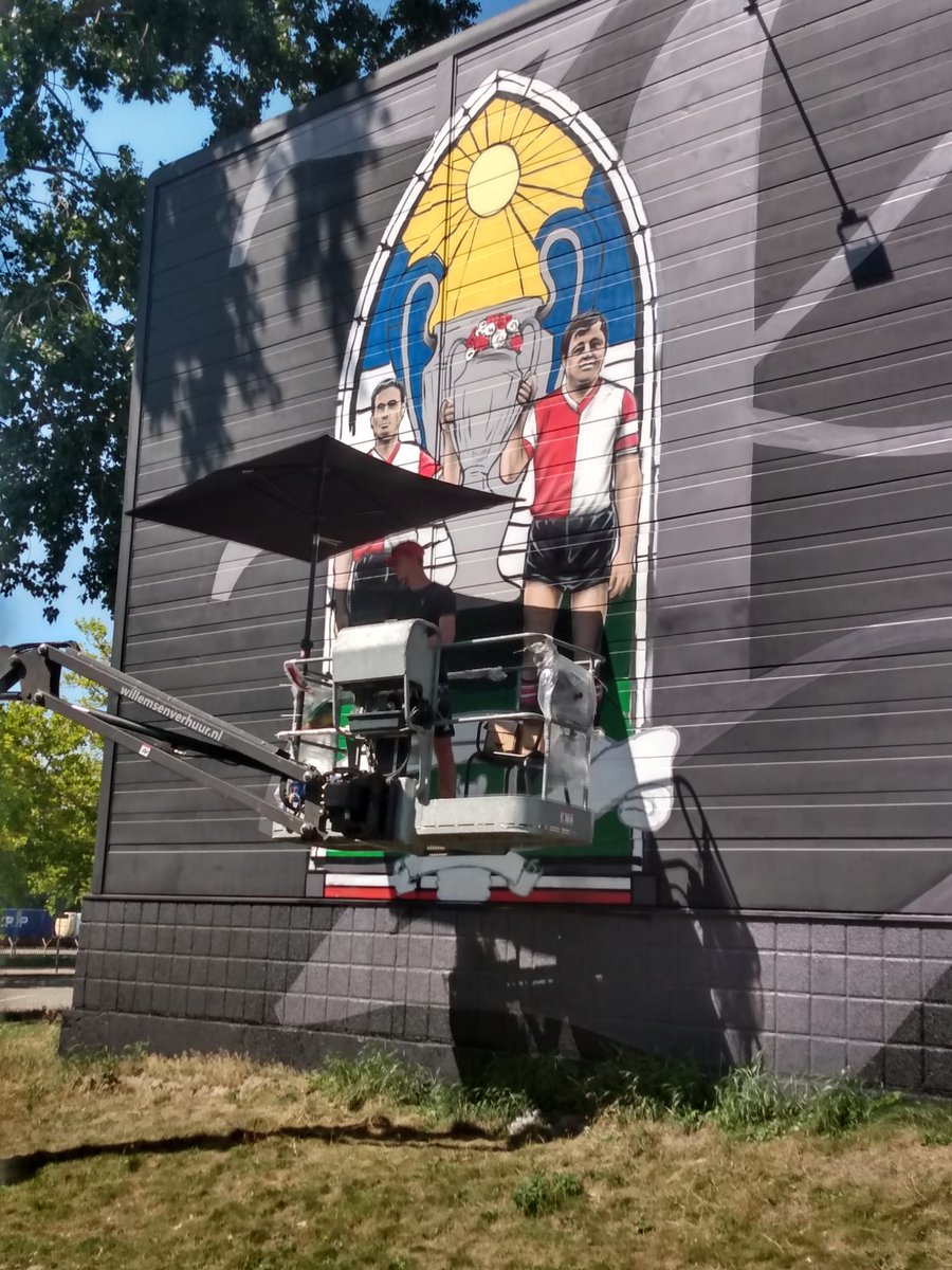 Dave (@davegooij) on Twitter photo Zit op me vakantieadres kreeg ik een update van de schitterende  muurschilderingen naast de Kuip β€οΈπ€π€ποΈ. Van mijn Vader en zijn vrouw. Wat een clubliefde die lui die dit aan het doen zijnπ€π»πͺπ»β€οΈπ€π€. Feyenoord zoveel meer dan die 90 minuten β€οΈ. Zit op me vakantieadres kreeg ik een update van de schitterende  muurschilderingen naast de Kuip β€οΈπ€π€ποΈ. Van mijn Vader en zijn vrouw. Wat een clubliefde die lui die dit aan het doen zijnπ€π»πͺπ»β€οΈπ€π€. Feyenoord zoveel meer dan die 90 minuten β€οΈ.
