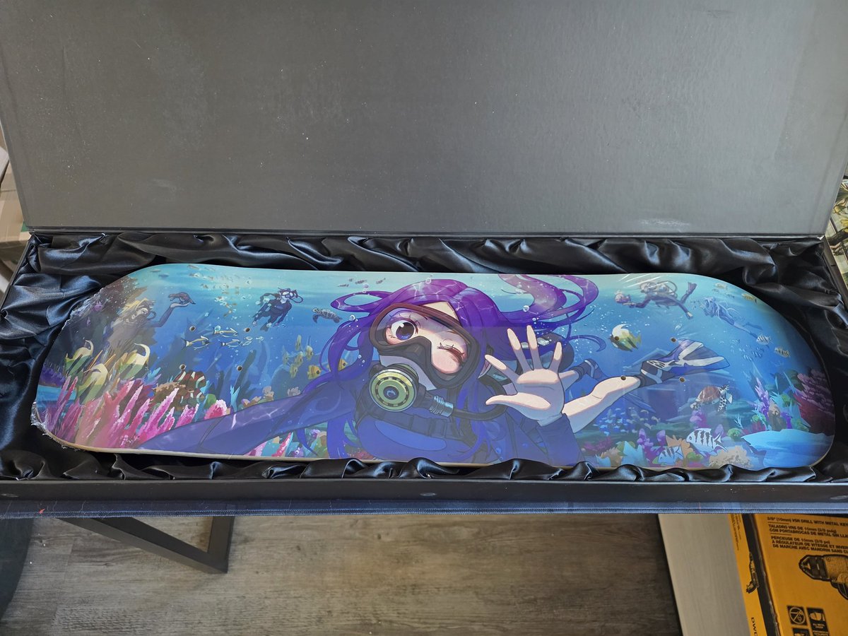 Finally got my skate deck from <a href="/ether/">ETHER</a> it looks sick, the box design was really well done...and my cats like it a little too much lol
#skateboarding #art