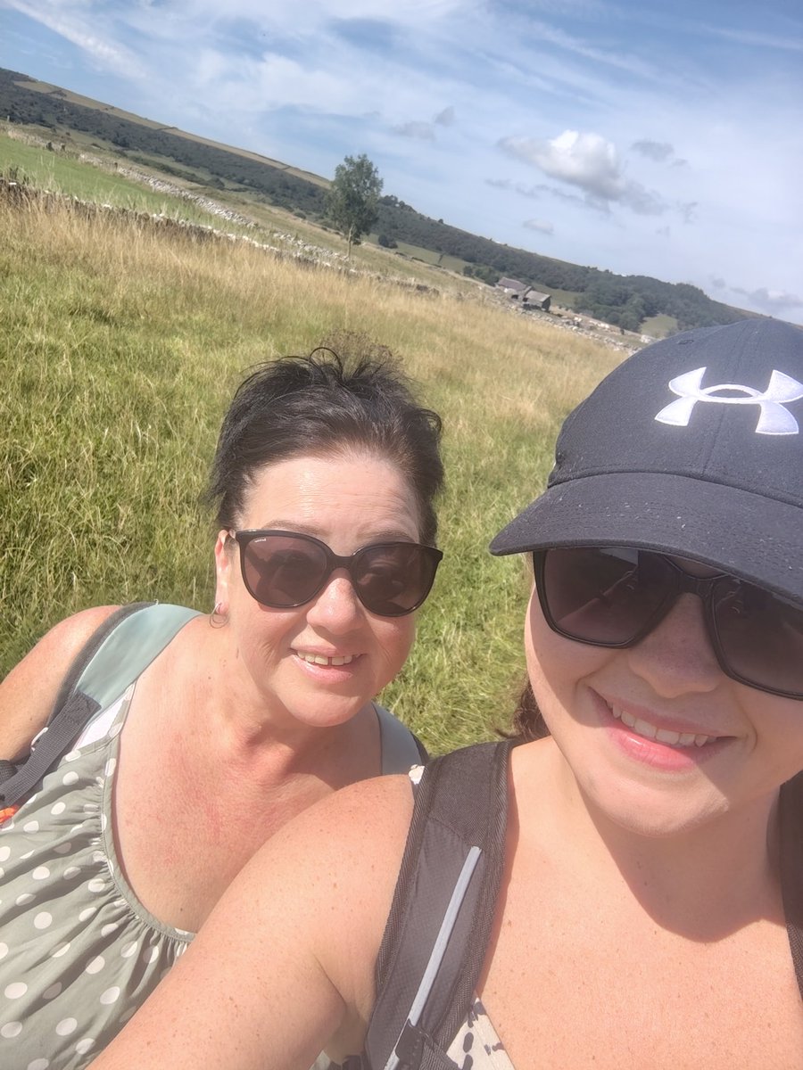 Laura Jacqueline tweet media