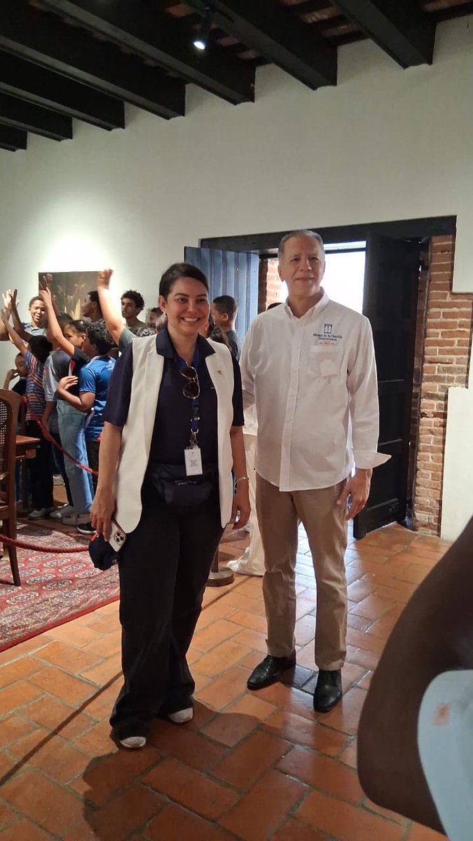EvelinPlacidoAl's tweet image. Nuestra historia es un viaje al pasado, recorrer la zona Colonial, museos, agradecer las atenciones Museo familiar, Casa del Tostado, su personal, Director, Departamento @MinInteriorRD @FarideRaful Sra Raquel, Staff, atenciones, con la juventud #ClubAtala, vecinos valoramos.