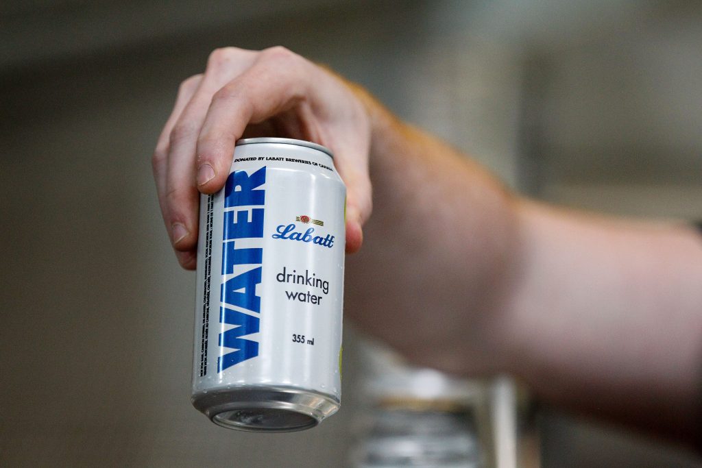 YourHalifaxNow's tweet photo. Last night, Labatt’s Halifax brewery made a shift from making beer to producing clean, drinkable water to help support communities across #Canada in a time of need during #wildfire season. See more on our site.  👇🍺💧 -@IanRobinsonPA (📷: Labatt)

https://t.co/BYJqzzRG0k https://t.co/obNQdysbEK