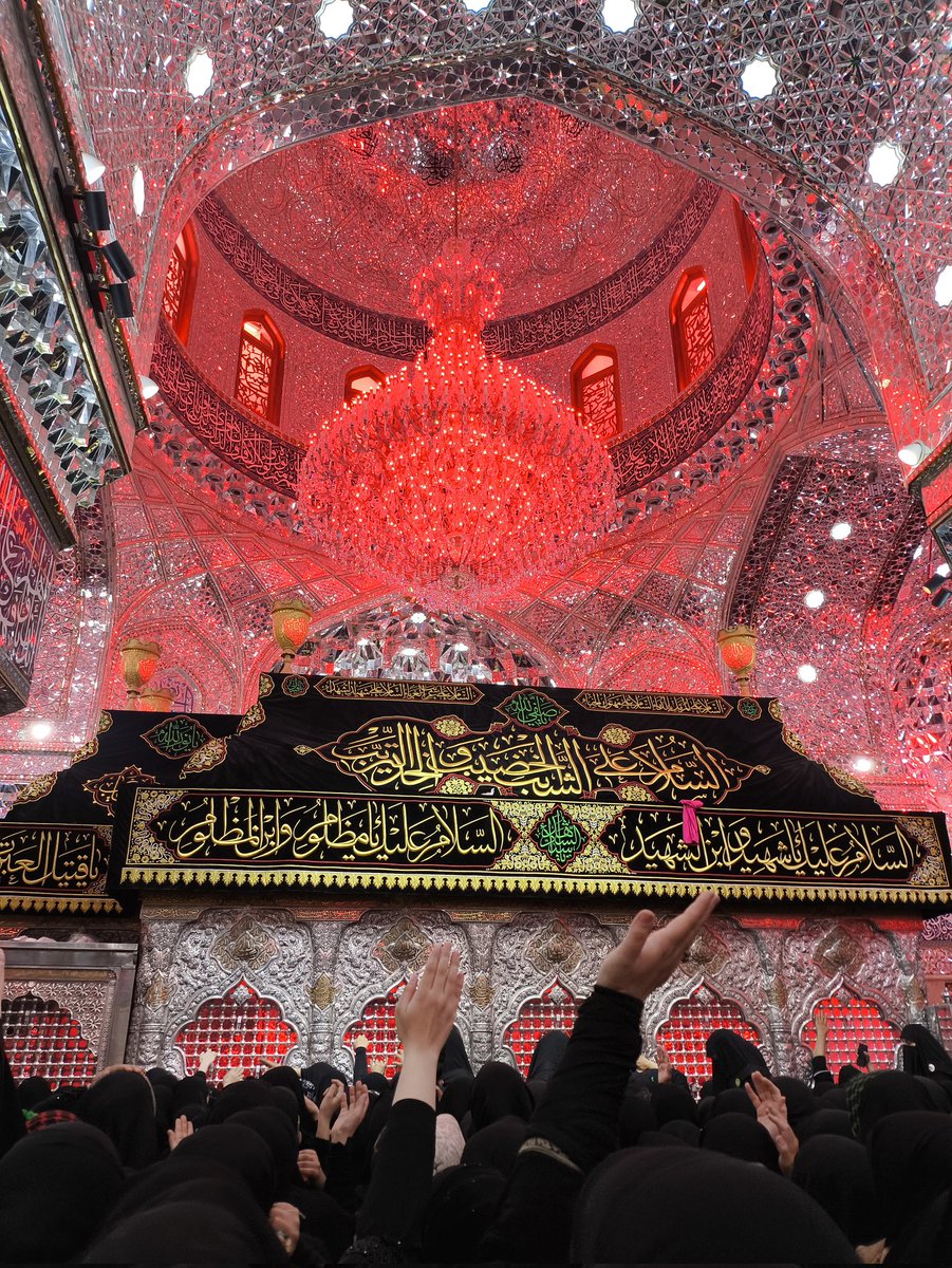 قشنگ ترین دعایی که شنیدم این بود : 
«الهی امام حسین جواب سلامت رو بده ...»
#حب_الحسین_یجمعنا 
#امت_حسینی