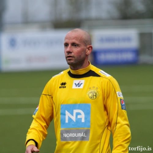 Heimir Guðjóns ákveður að ögra þessu heljarmenni. Bjartsýnn góurinn!